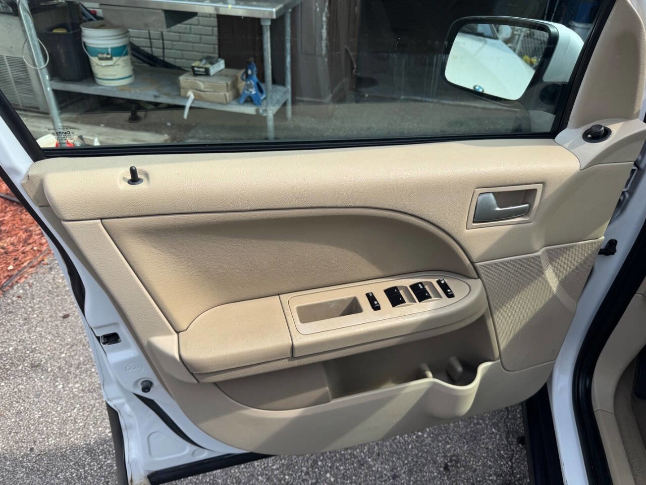 Used 2005 Ford Freestyle SEL AWD/4WD image 18