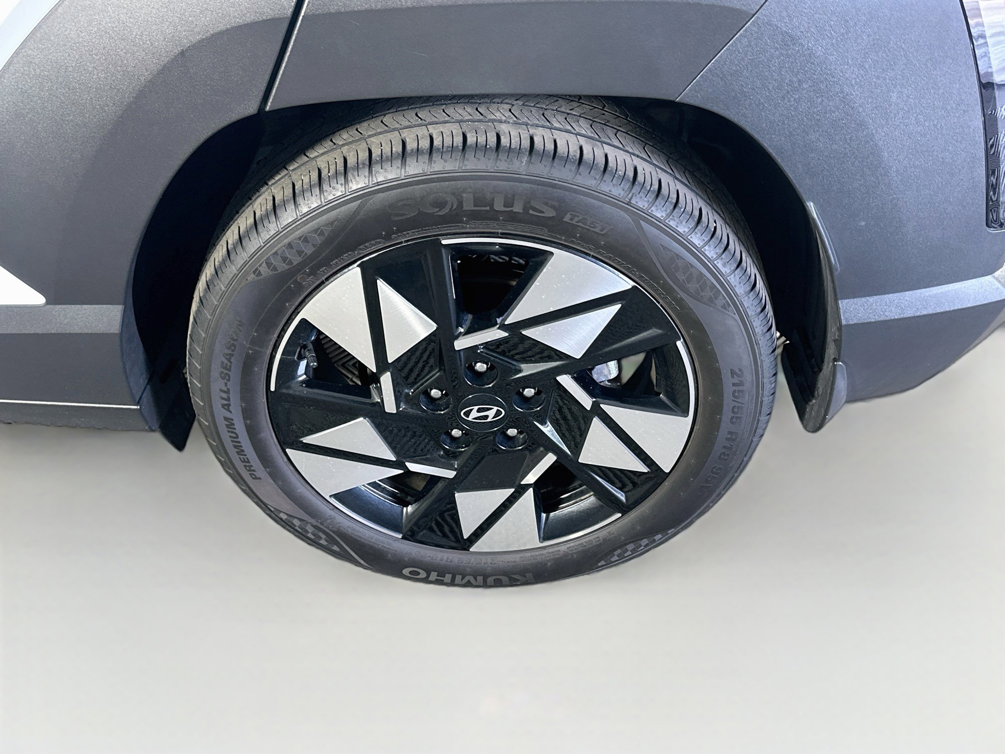 Used 2024 Hyundai Kona SEL w/ Convenience Package FWD image 11