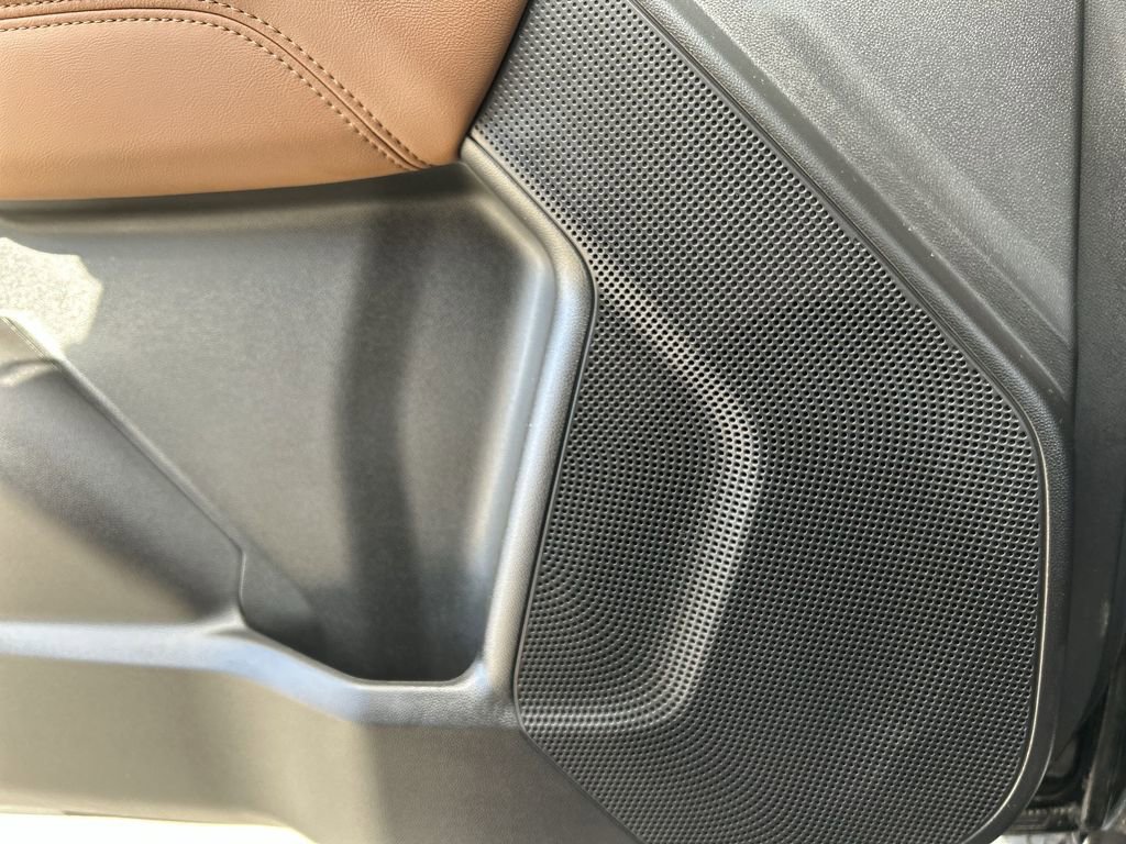 Used 2024 GMC Canyon AT4 w/ Technology Package image 24