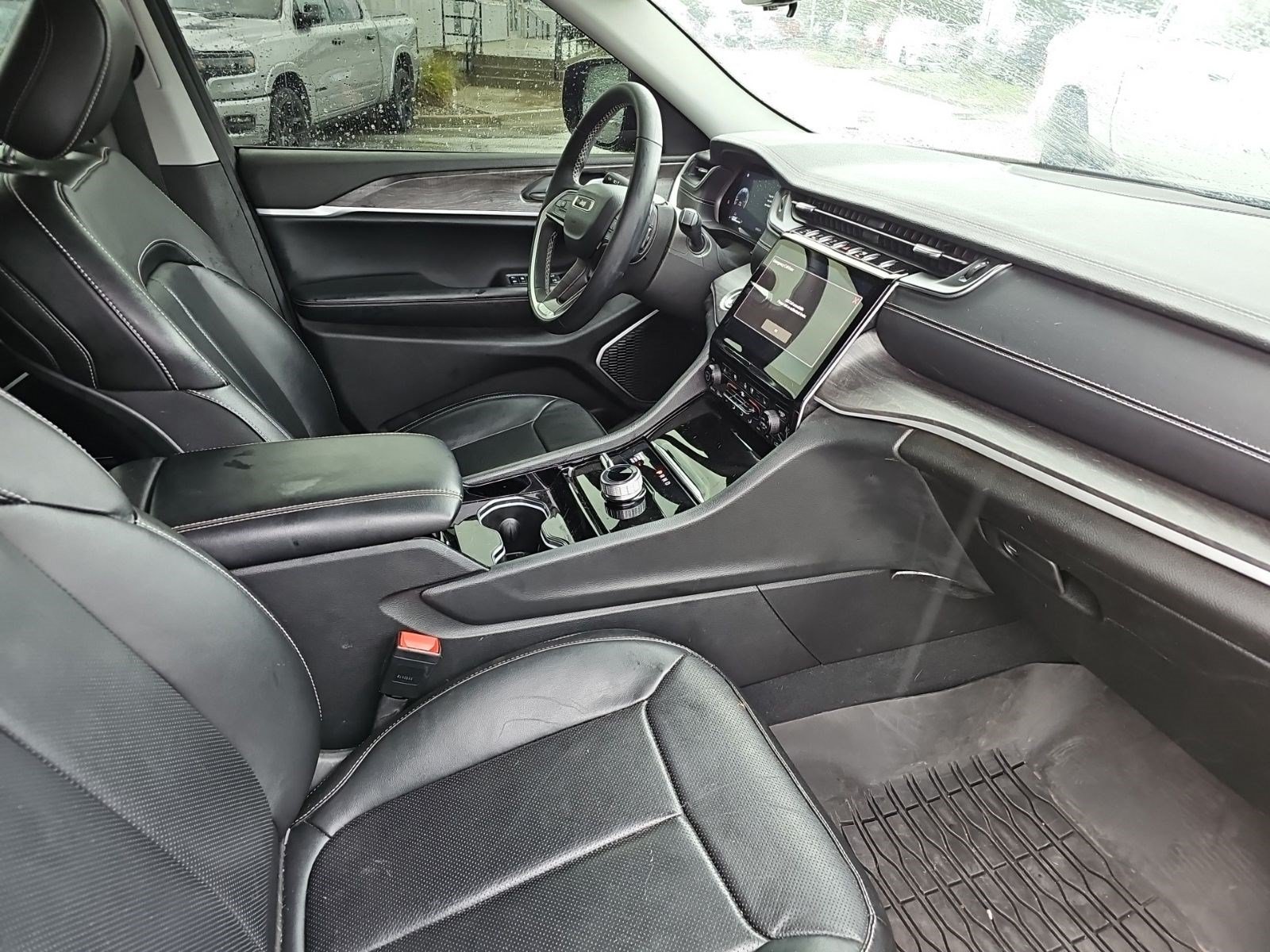 Used 2023 Jeep Grand Cherokee L Limited w/ Luxury Tech Group II AWD/4WD image 11