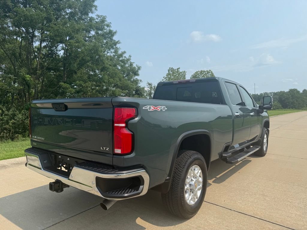Used 2026 Chevrolet Silverado 2500 LTZ w/ LTZ Premium Package AWD/4WD image 3