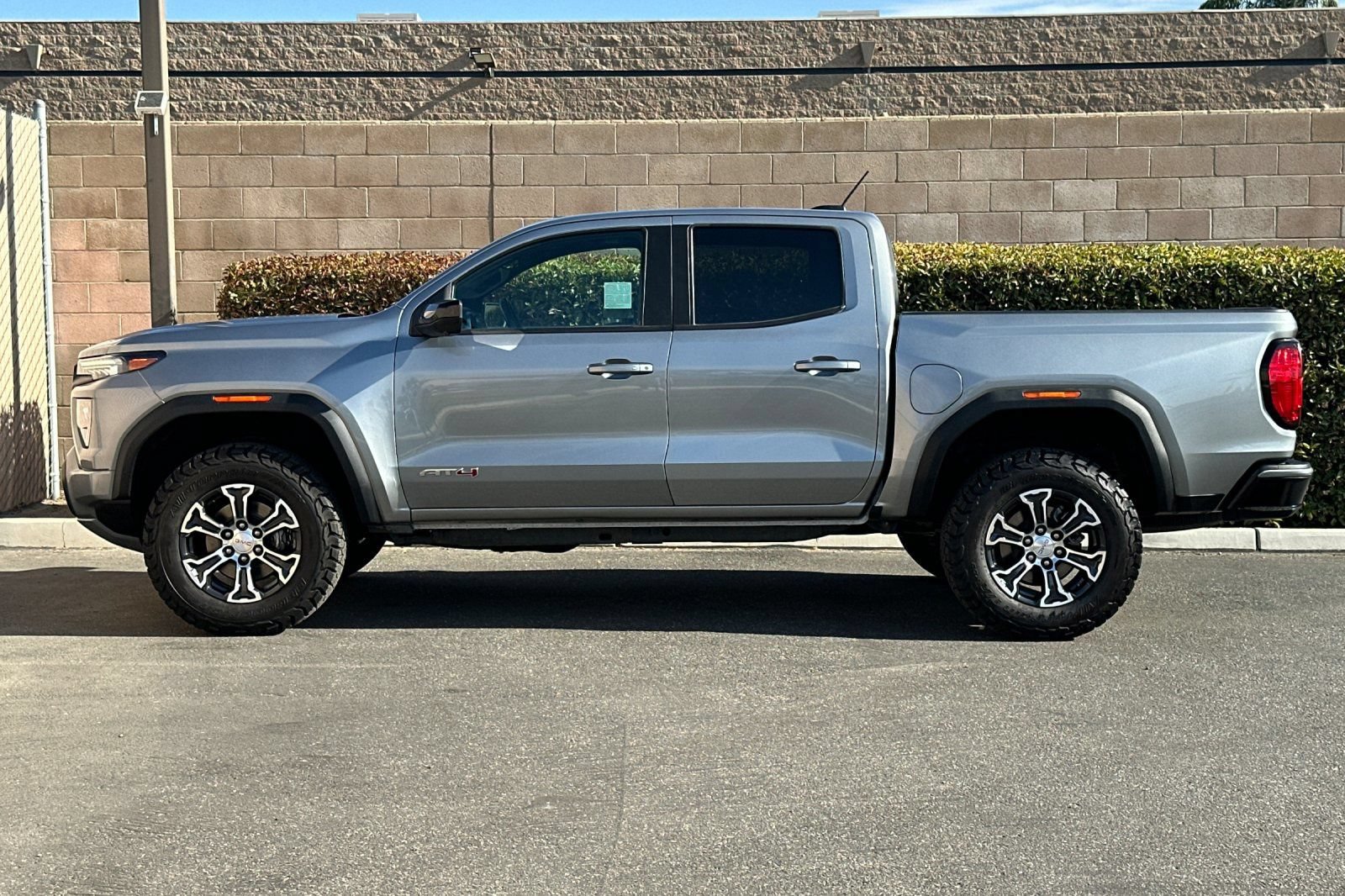 Certified 2023 GMC Canyon AT4 w/ AT4 Premium Package AWD/4WD image 7