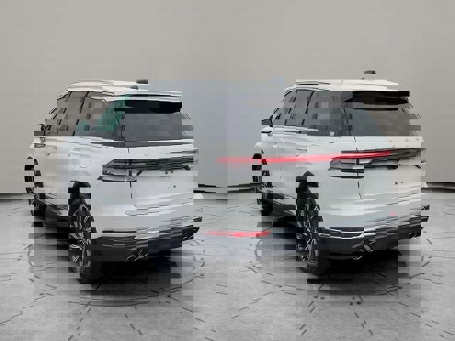 New 2026 Lincoln Aviator AWD image 8