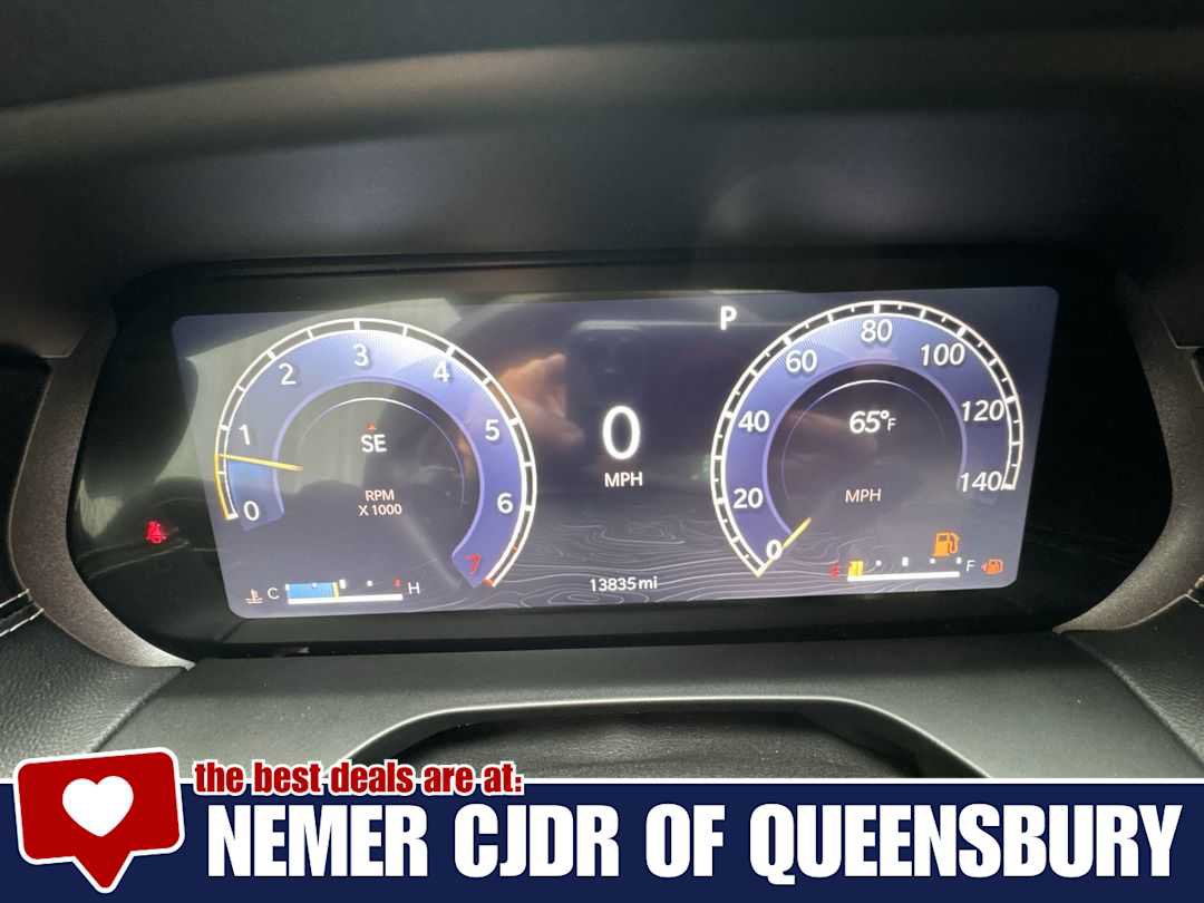 Used 2023 Jeep Grand Cherokee L Laredo AWD/4WD image 15