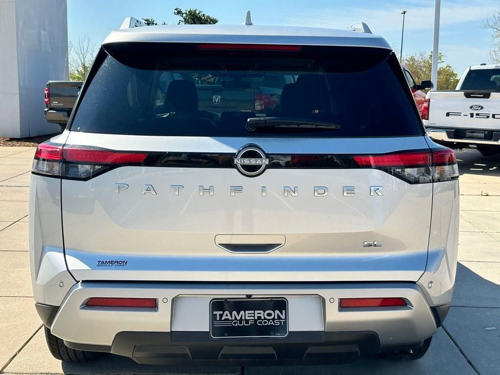 Used 2025 Nissan Pathfinder SL image 3
