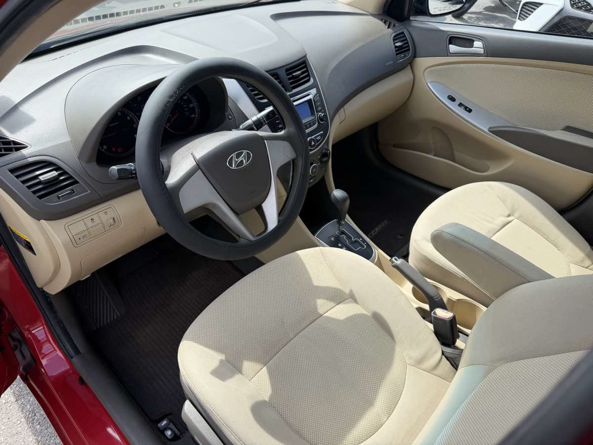 Used 2014 Hyundai Accent GLS FWD image 9