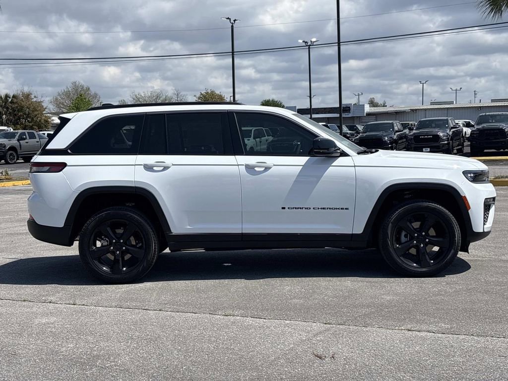 New 2026 Jeep Grand Cherokee Limited RWD image 6