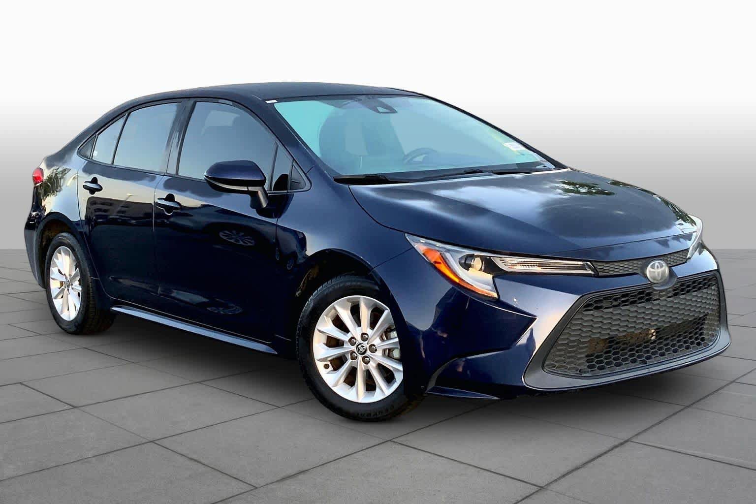 Used 2020 Toyota Corolla LE FWD image 3