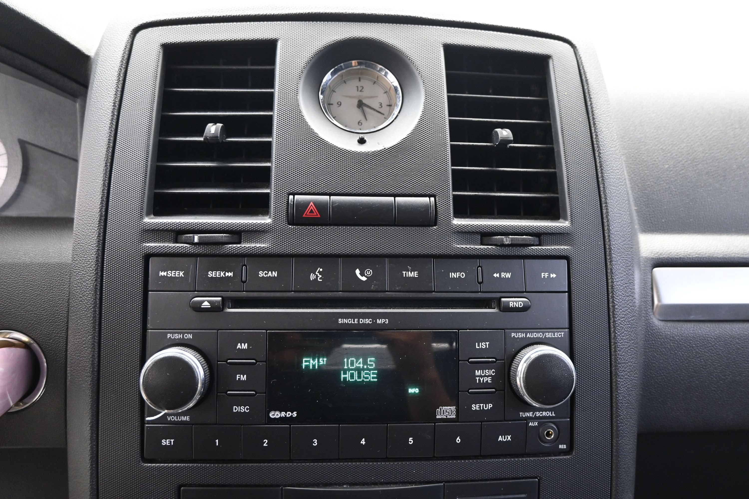 Used 2008 Chrysler 300 LX RWD image 15