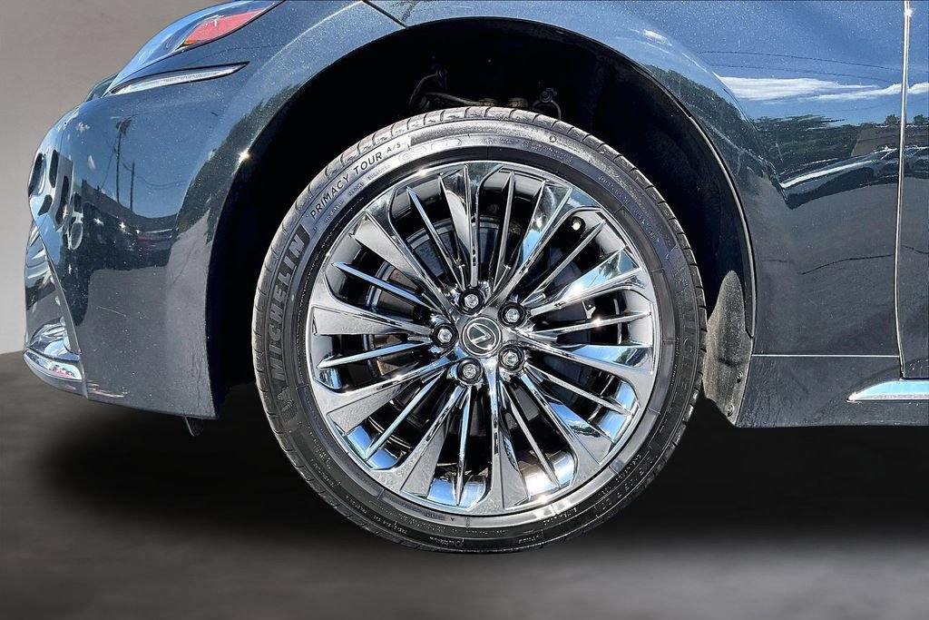 Used 2018 Lexus LS 500 w/ Luxury Package RWD image 9