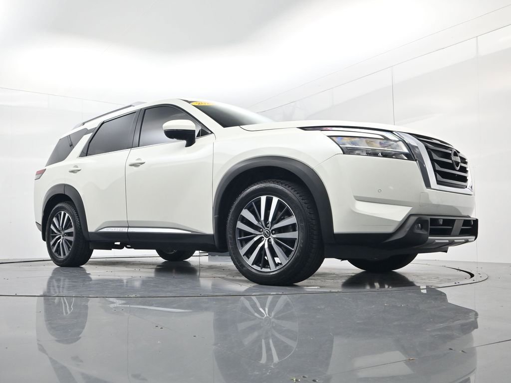 Used 2022 Nissan Pathfinder Platinum w/ Cargo Package image 62