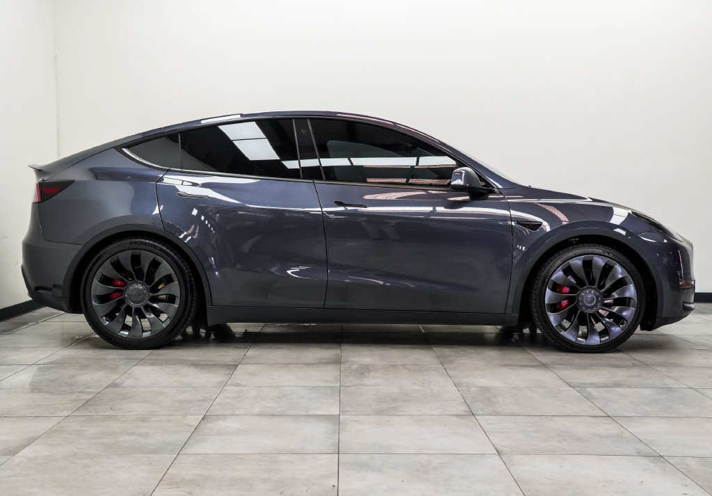 Used 2022 Tesla Model Y Performance AWD/4WD image 13