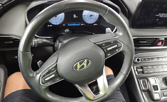 Used 2023 Hyundai Santa Fe SEL w/ Premium Package FWD image 7