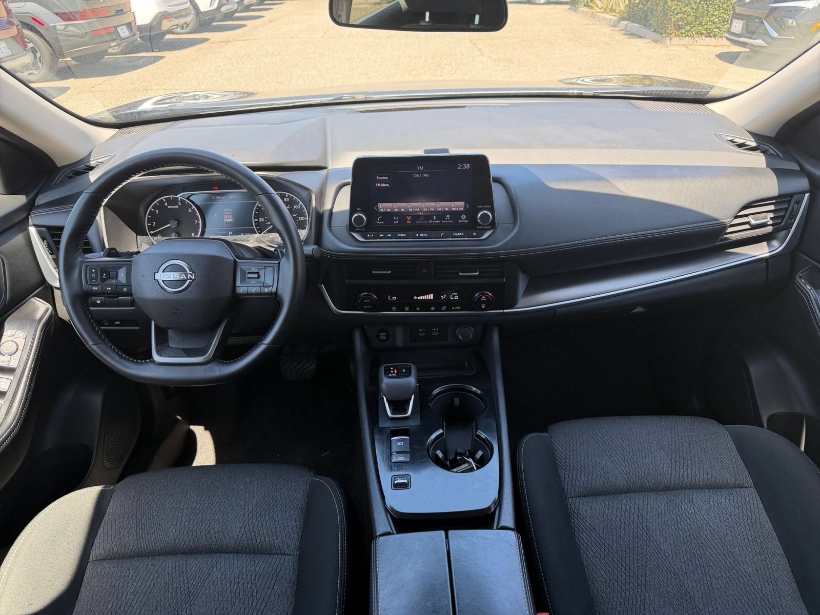 Used 2025 Nissan Rogue SV FWD image 35