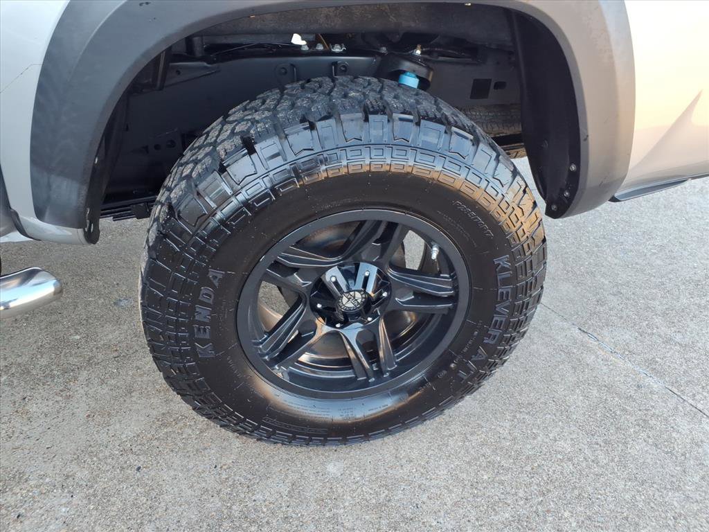 Used 2016 Toyota Tacoma TRD Off-Road image 18