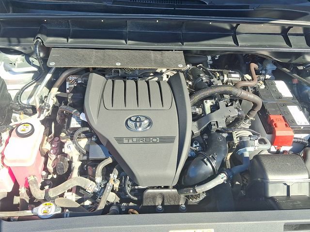 Used 2024 Toyota Highlander LE image 28