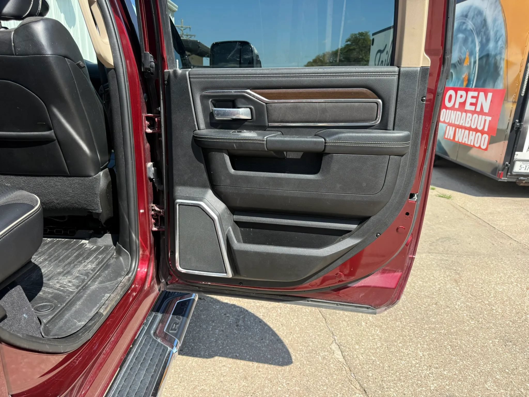 Used 2022 RAM 2500 Laramie AWD/4WD image 11