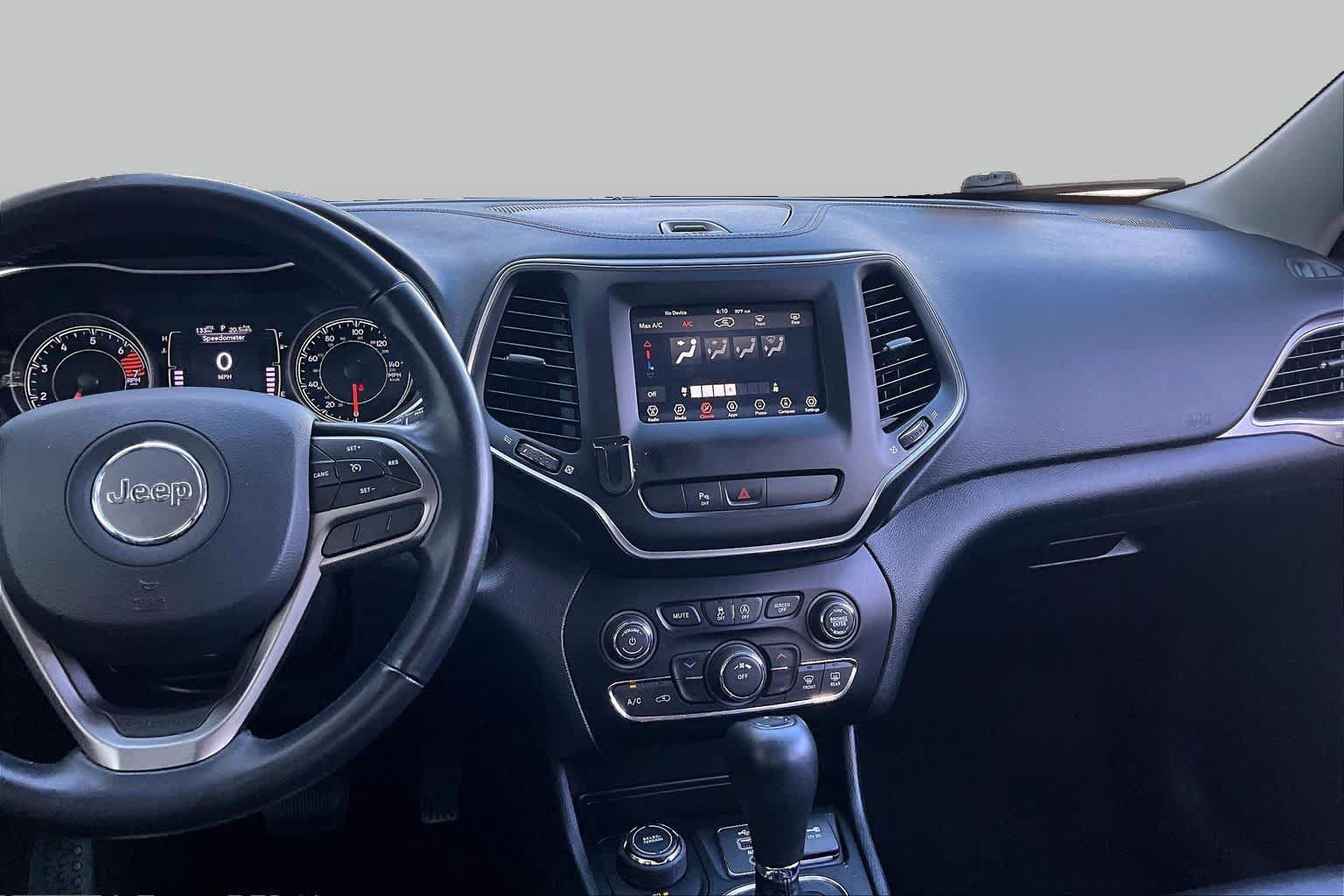 Used 2019 Jeep Cherokee Latitude Plus AWD/4WD image 7