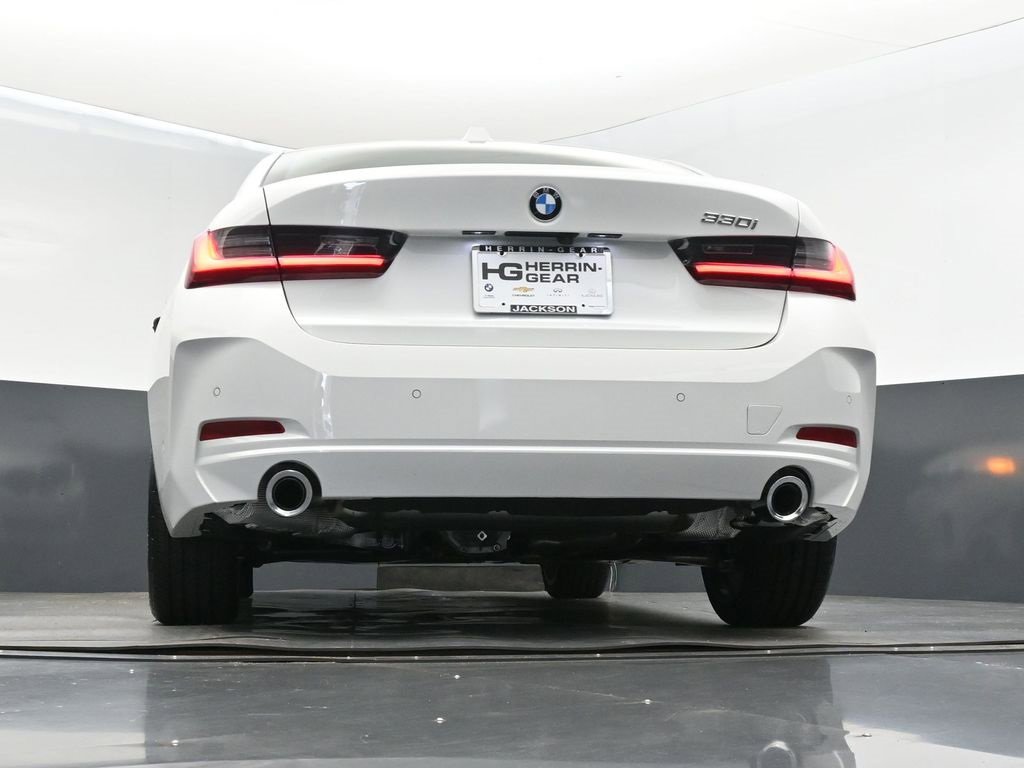 New 2026 BMW 330i Sedan w/ Convenience Package image 41