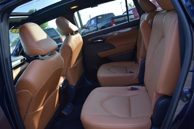 Used 2021 Toyota Highlander Platinum AWD/4WD image 20