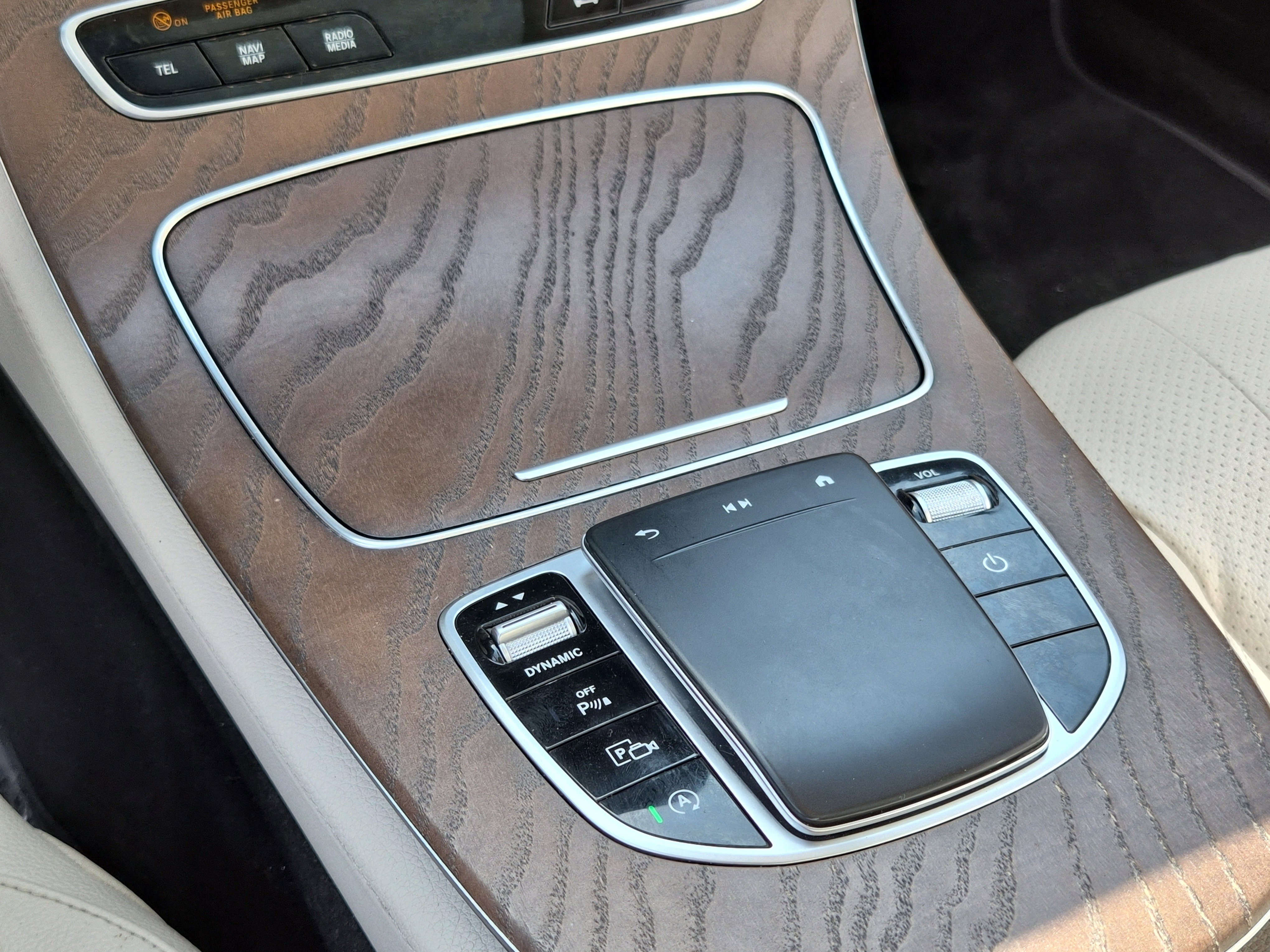 Used 2021 Mercedes-Benz E 350 4MATIC Sedan w/ Premium Package image 31