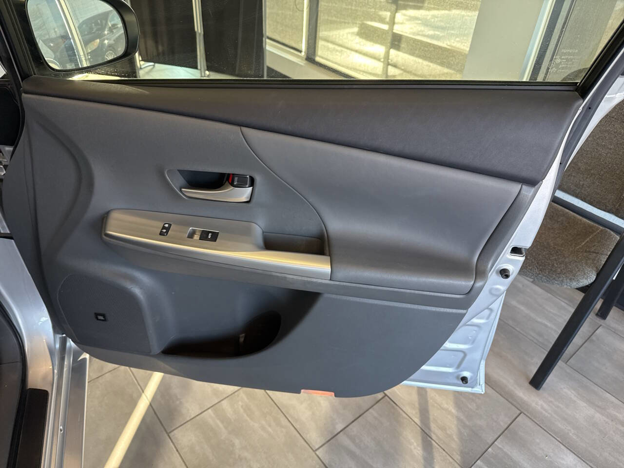 Used 2014 Toyota Prius V Five image 43