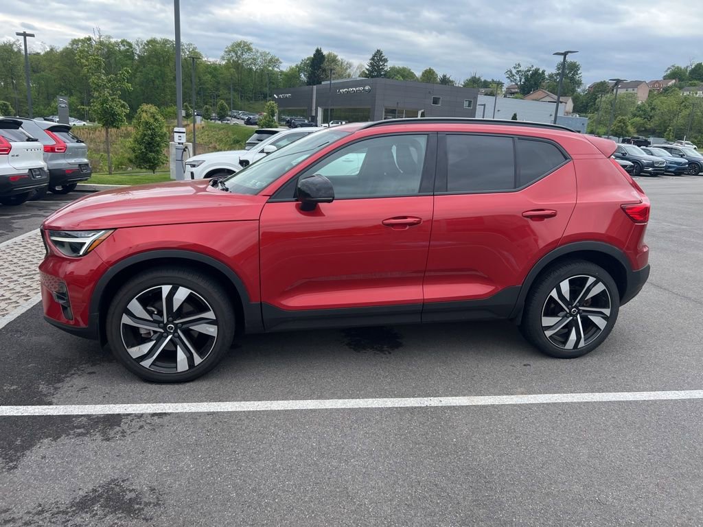 Used 2024 Volvo XC40 B5 Plus w/ Climate Package AWD/4WD image 5