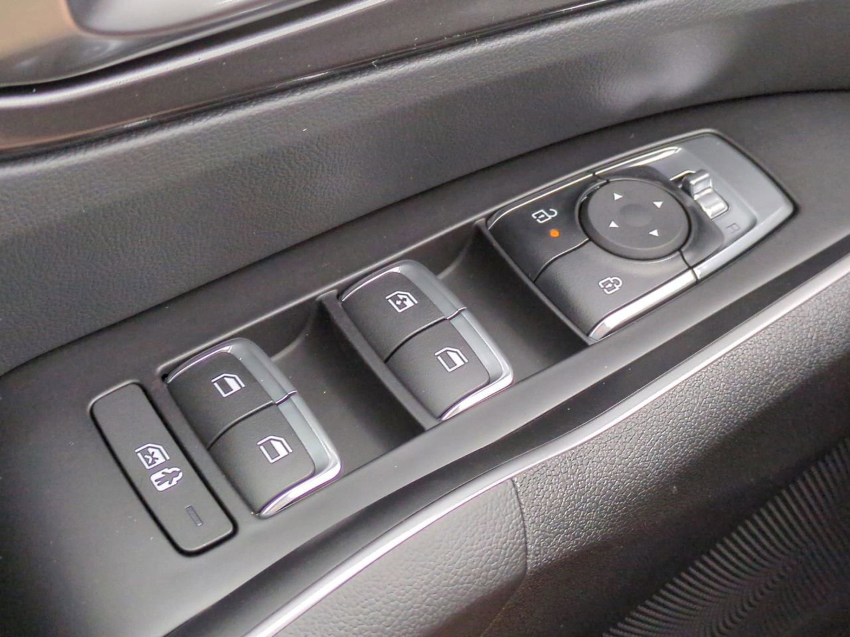 New 2026 Kia Sorento LX FWD image 41