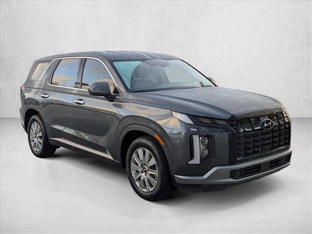 Used 2023 Hyundai Palisade SE image 3
