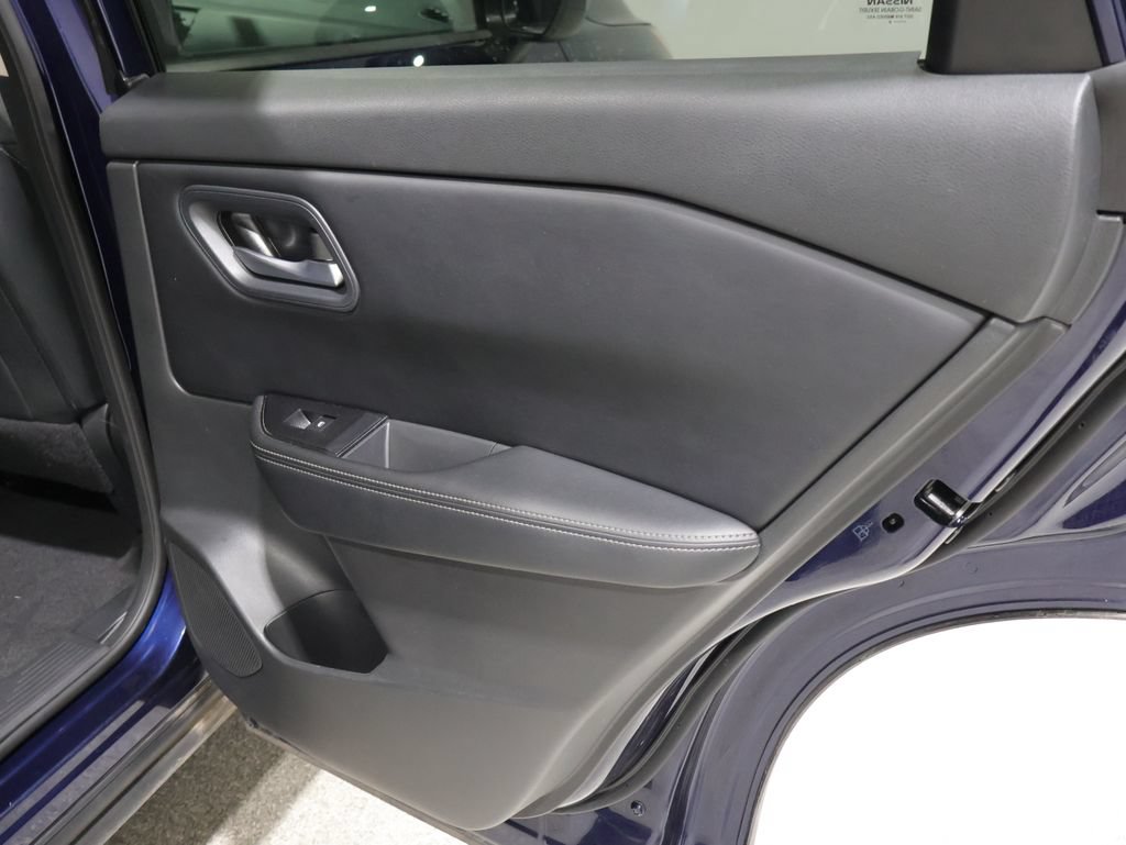 Used 2024 Nissan Rogue SV AWD/4WD image 23