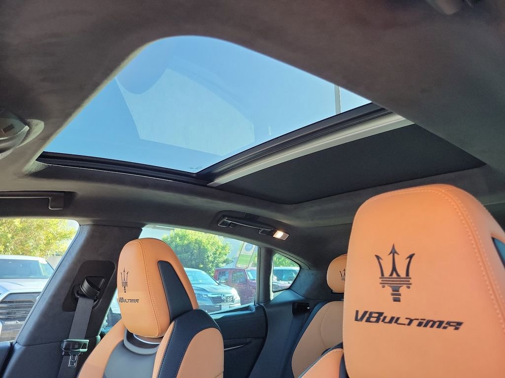 New 2024 Maserati Levante Trofeo image 13