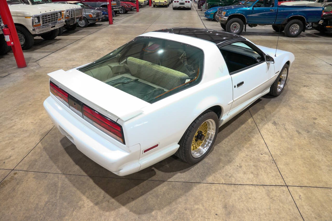 Used 1992 Pontiac Firebird Formula RWD image 17