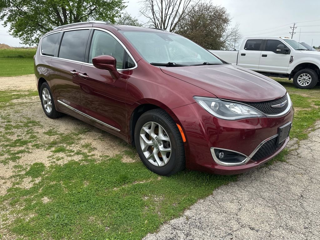 Used 2019 Chrysler Pacifica Touring-L FWD image 5