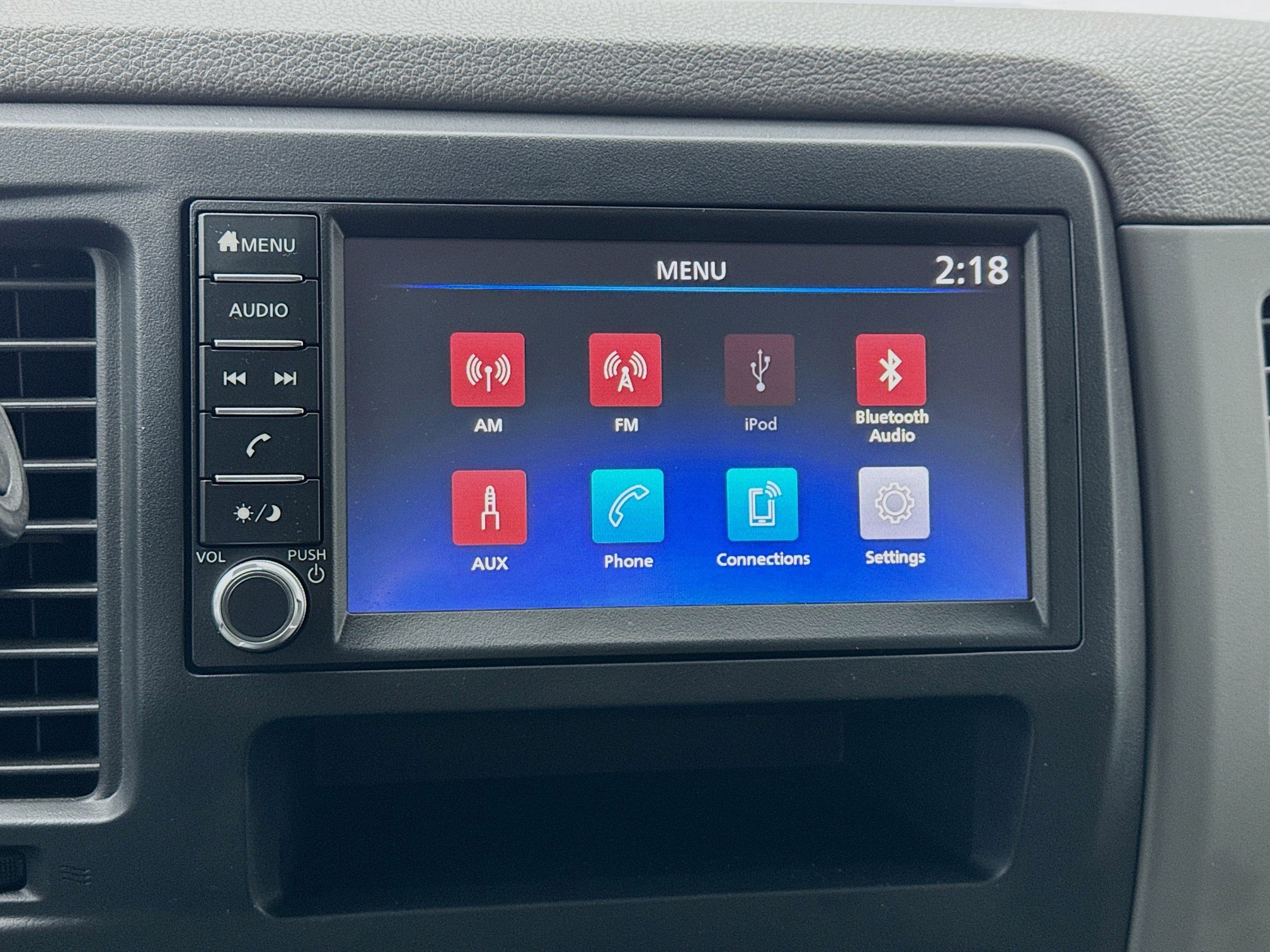 Used 2020 Nissan NV 2500 S image 9