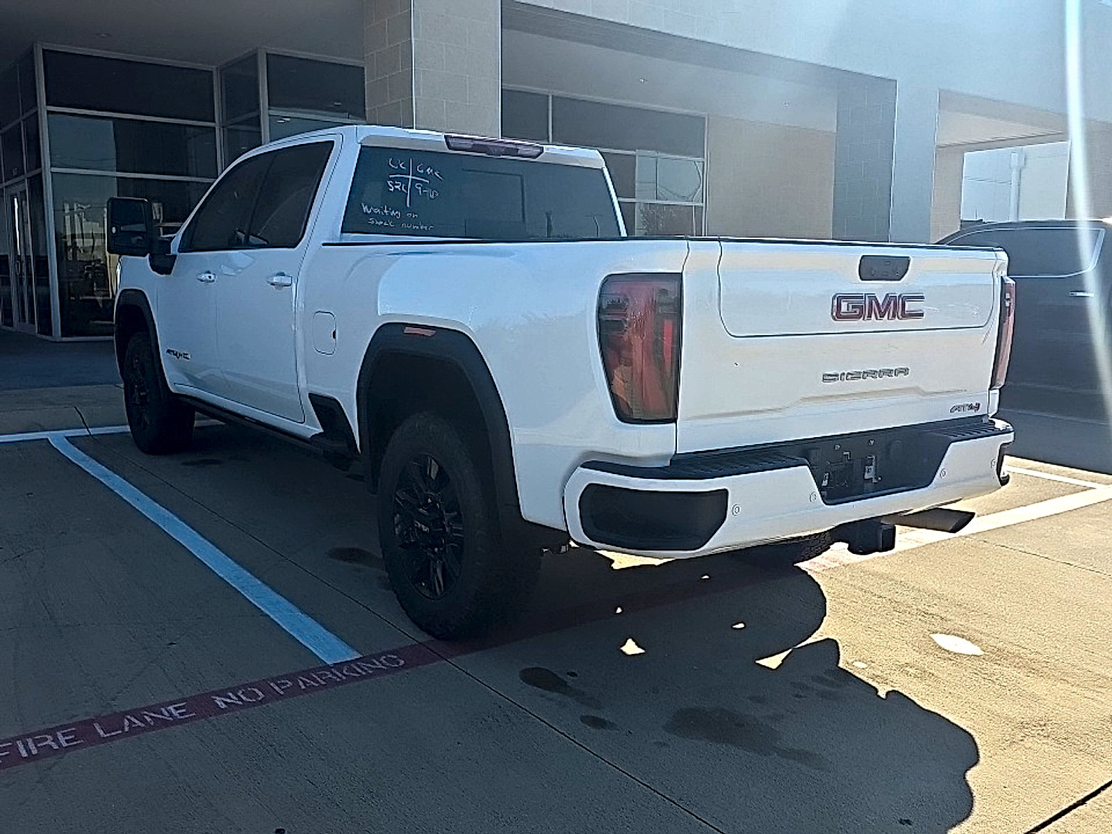 Used 2024 GMC Sierra 2500 AT4 w/ AT4 Premium Plus Package AWD/4WD image 9