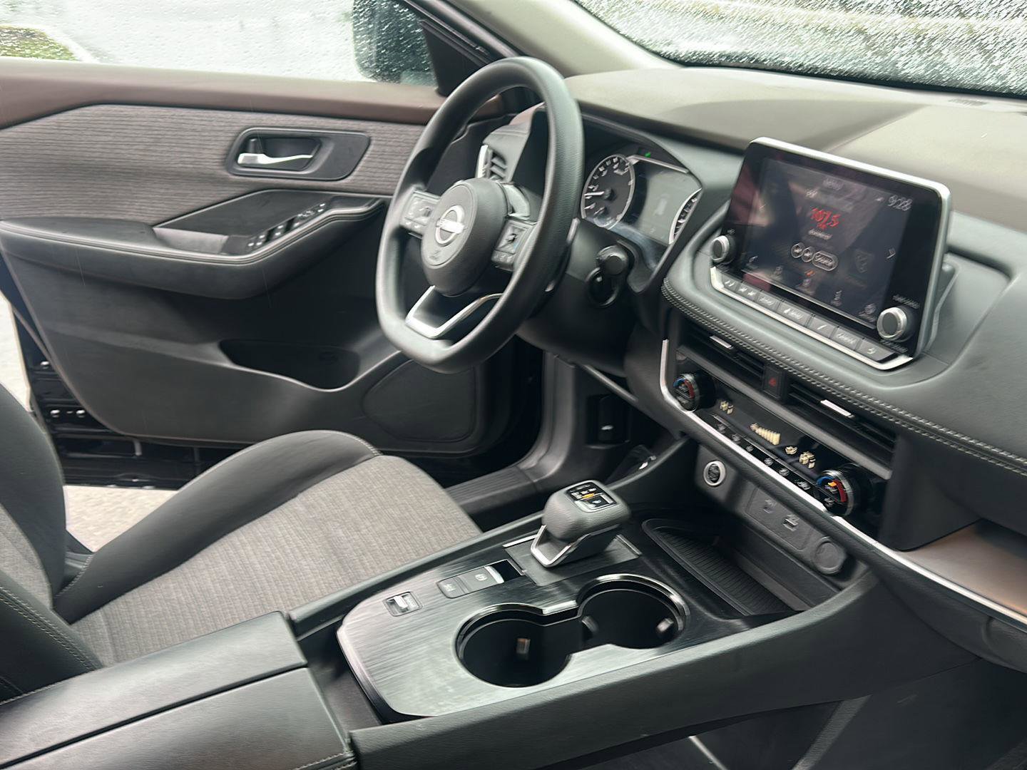 Used 2023 Nissan Rogue SV FWD image 13