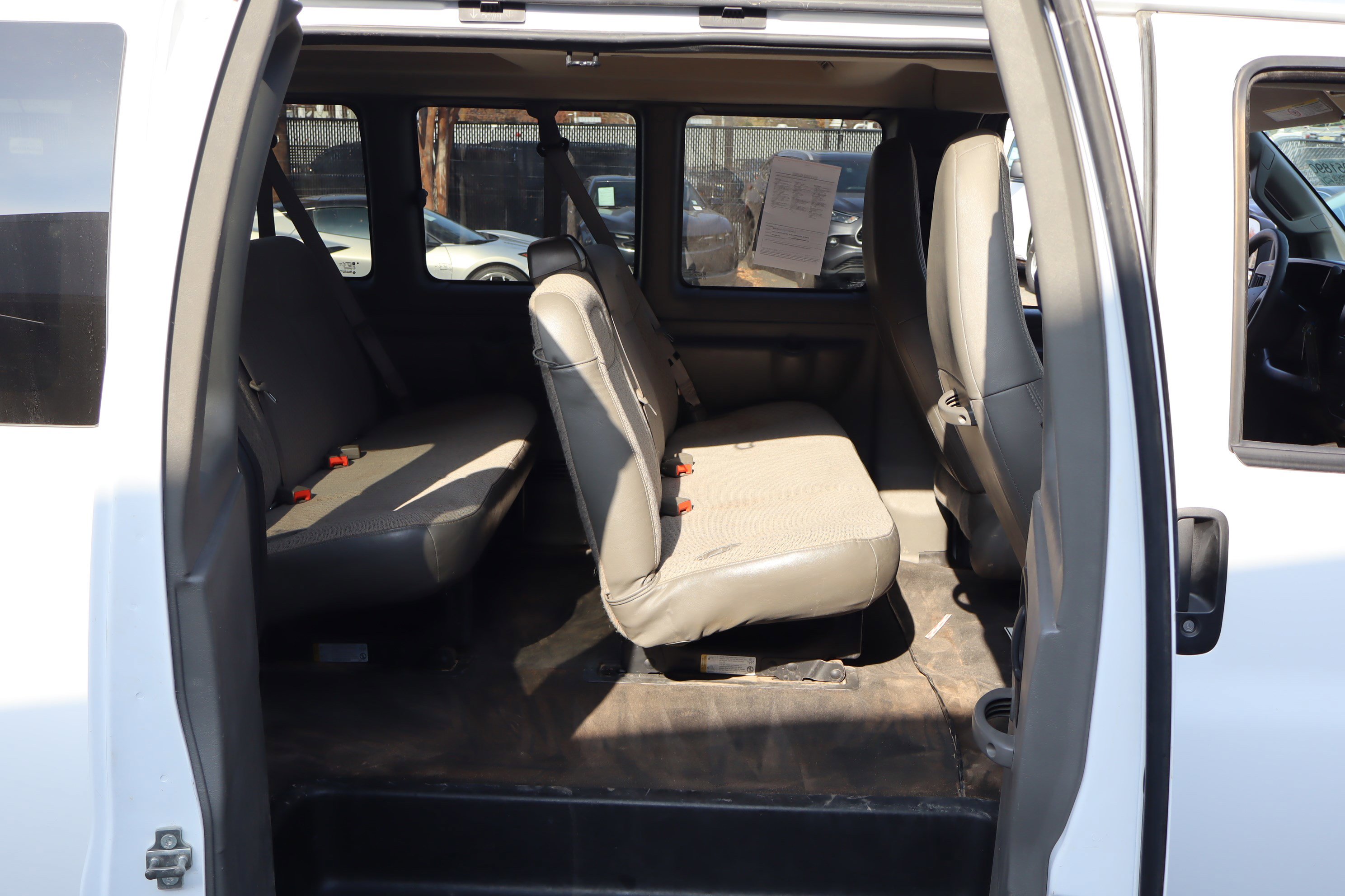 Used 2024 Chevrolet Express 3500 LS image 26