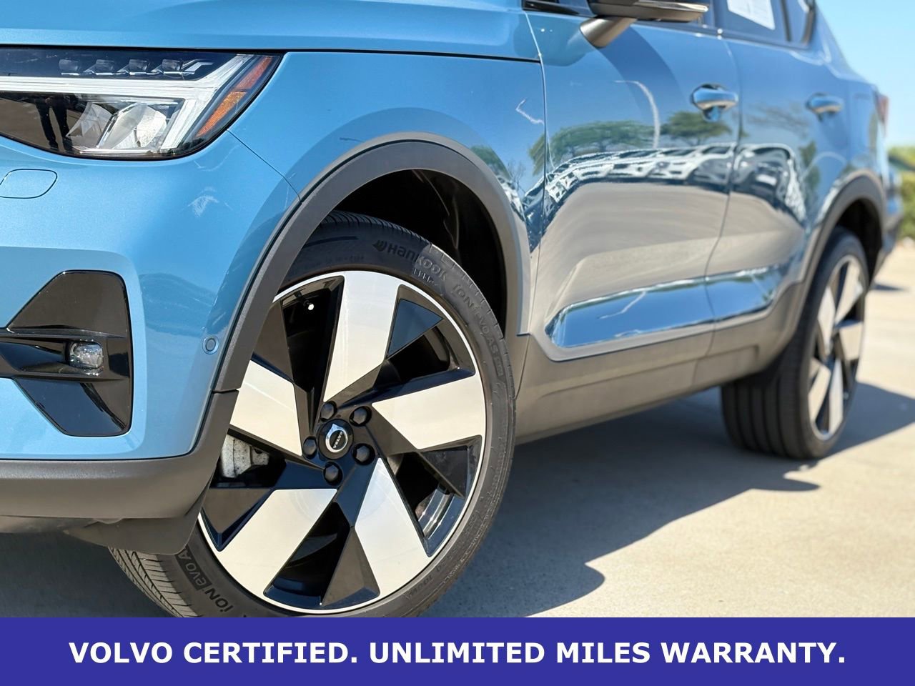 Certified 2023 Volvo C40 P8 Recharge Plus w/ Climate Package image 8