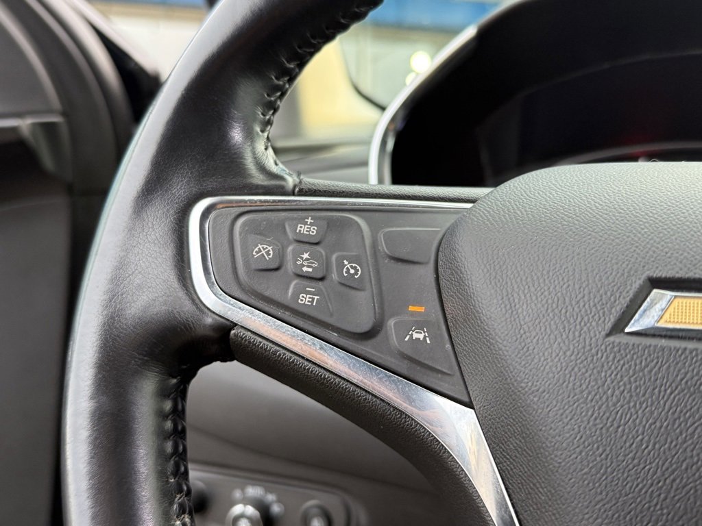 Used 2021 Chevrolet Equinox LT w/ Driver Convenience Package image 18