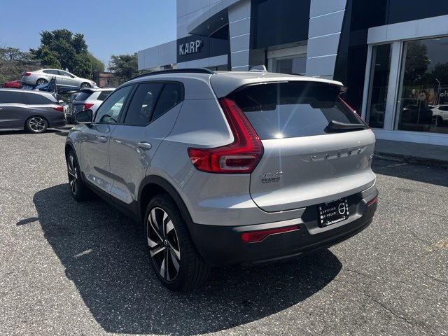 Certified 2023 Volvo XC40 B5 Plus w/ Protection Package Premier image 5