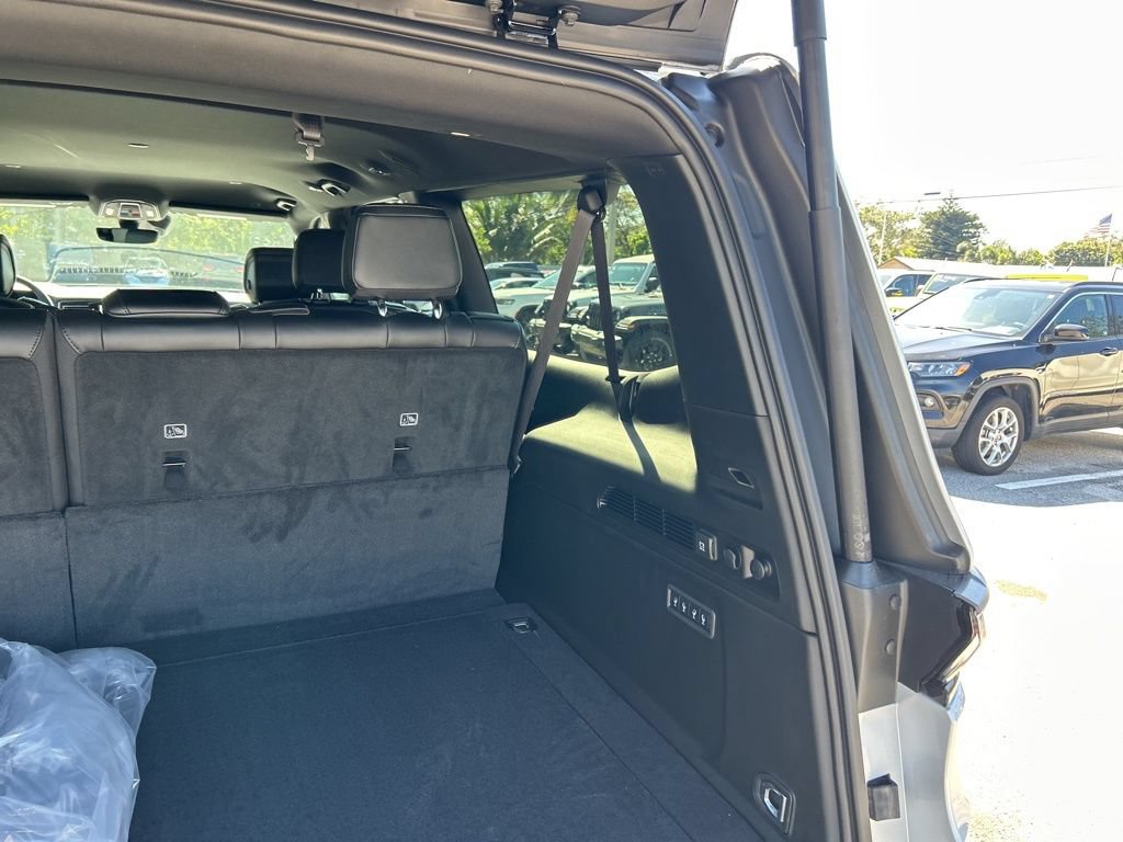 New 2026 Jeep Grand Wagoneer L Limited AWD/4WD image 32