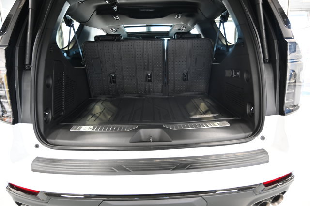 New 2026 Chevrolet Suburban RST w/ RST Capability Package AWD/4WD image 28