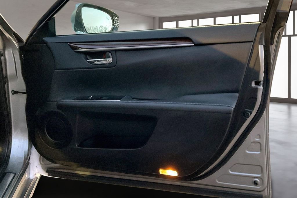 Used 2016 Lexus ES 350 w/ Navigation System Package image 27