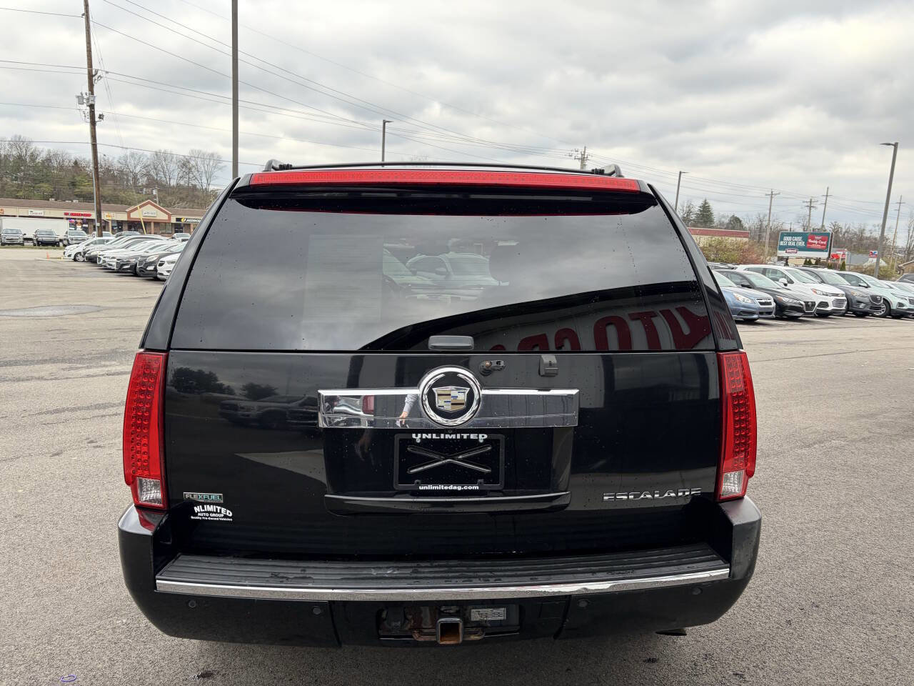 Used 2012 Cadillac Escalade Luxury image 9
