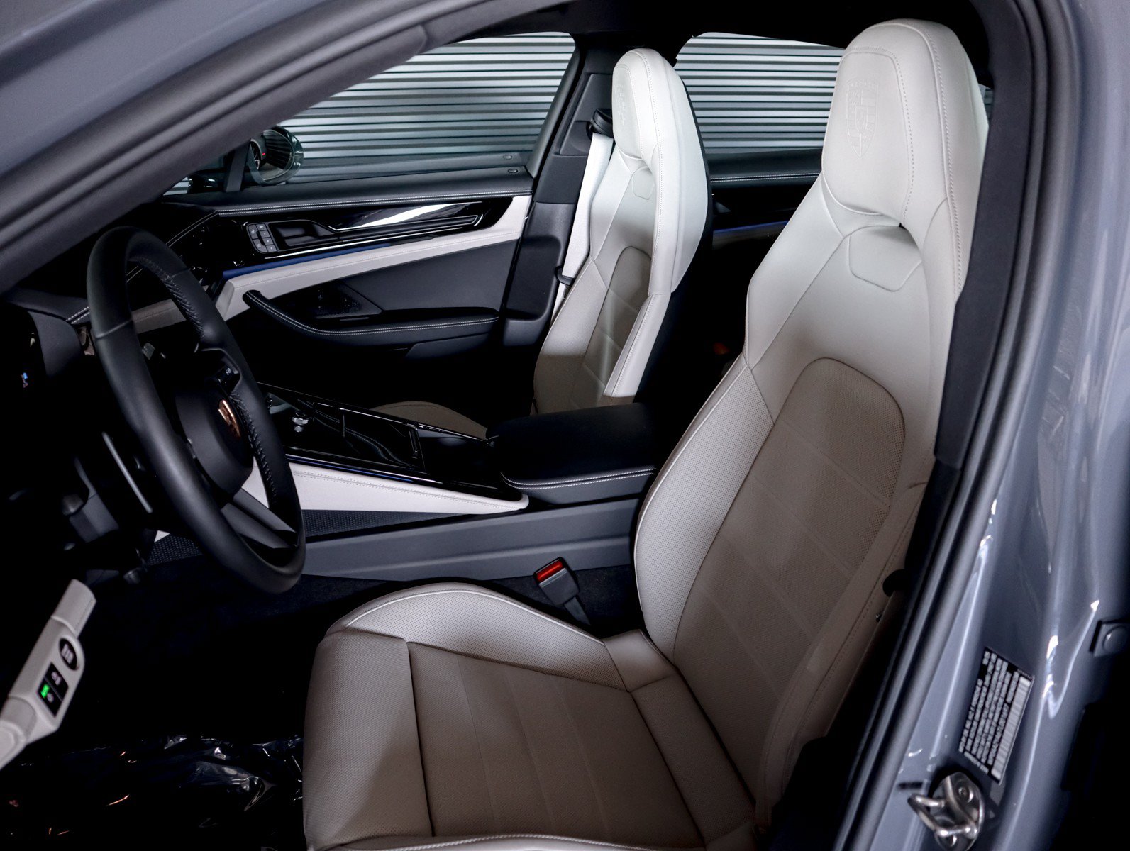 Used 2026 Porsche Panamera image 5
