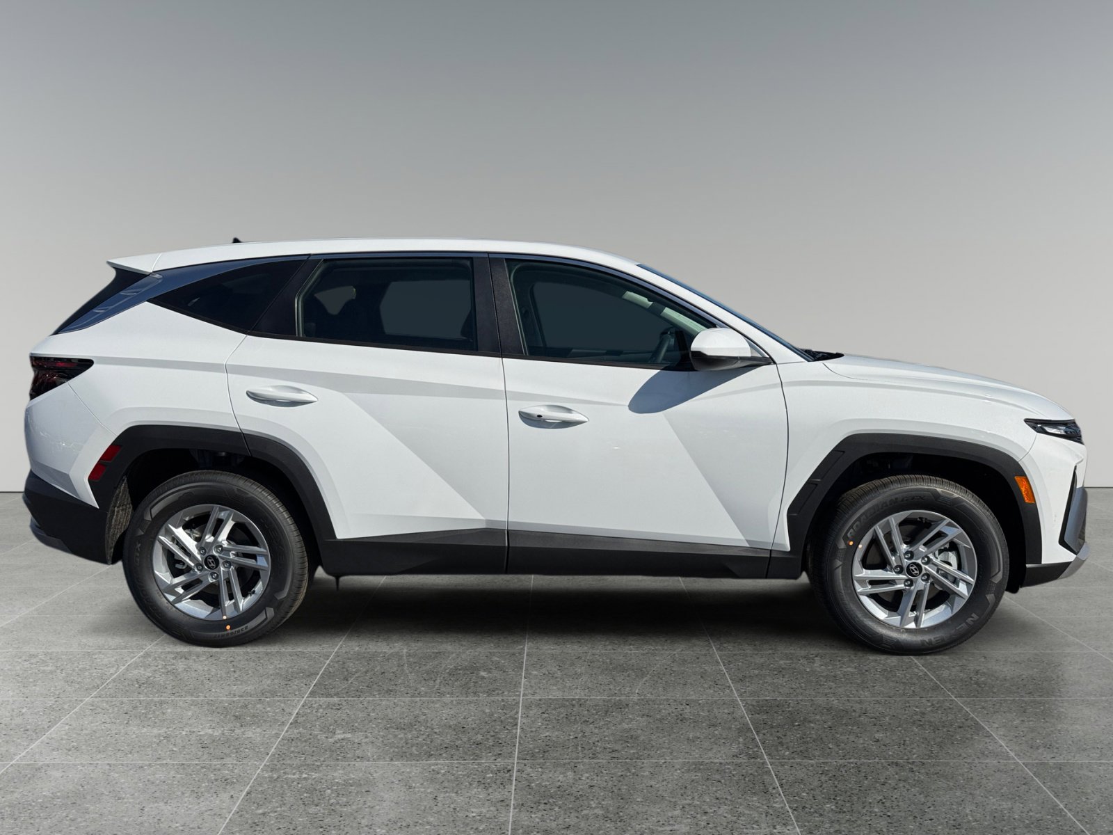 New 2025 Hyundai Tucson SE image 6