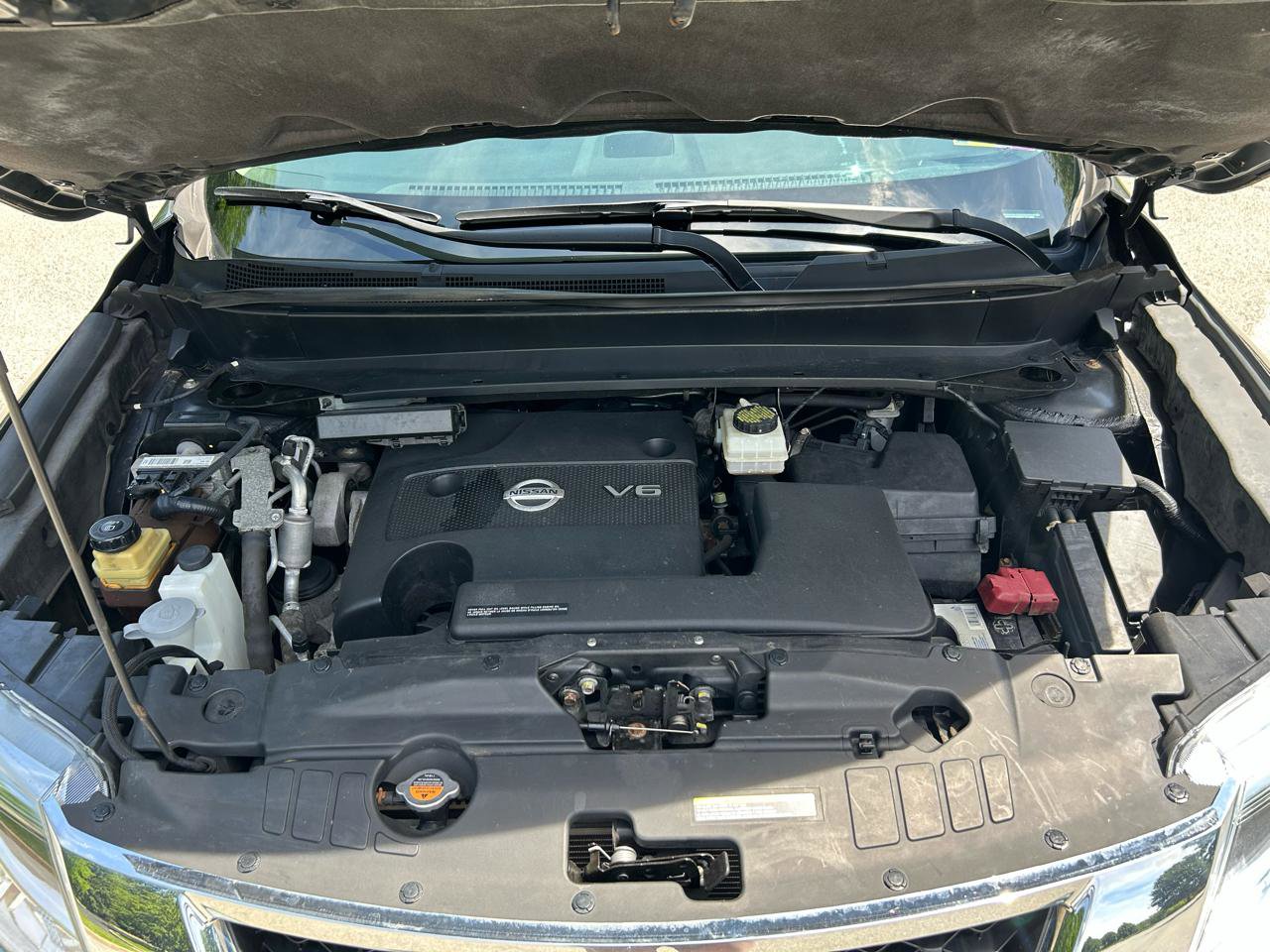 Used 2015 Nissan Pathfinder S AWD/4WD image 23