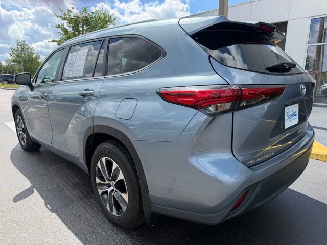 Used 2023 Toyota Highlander XLE FWD image 8