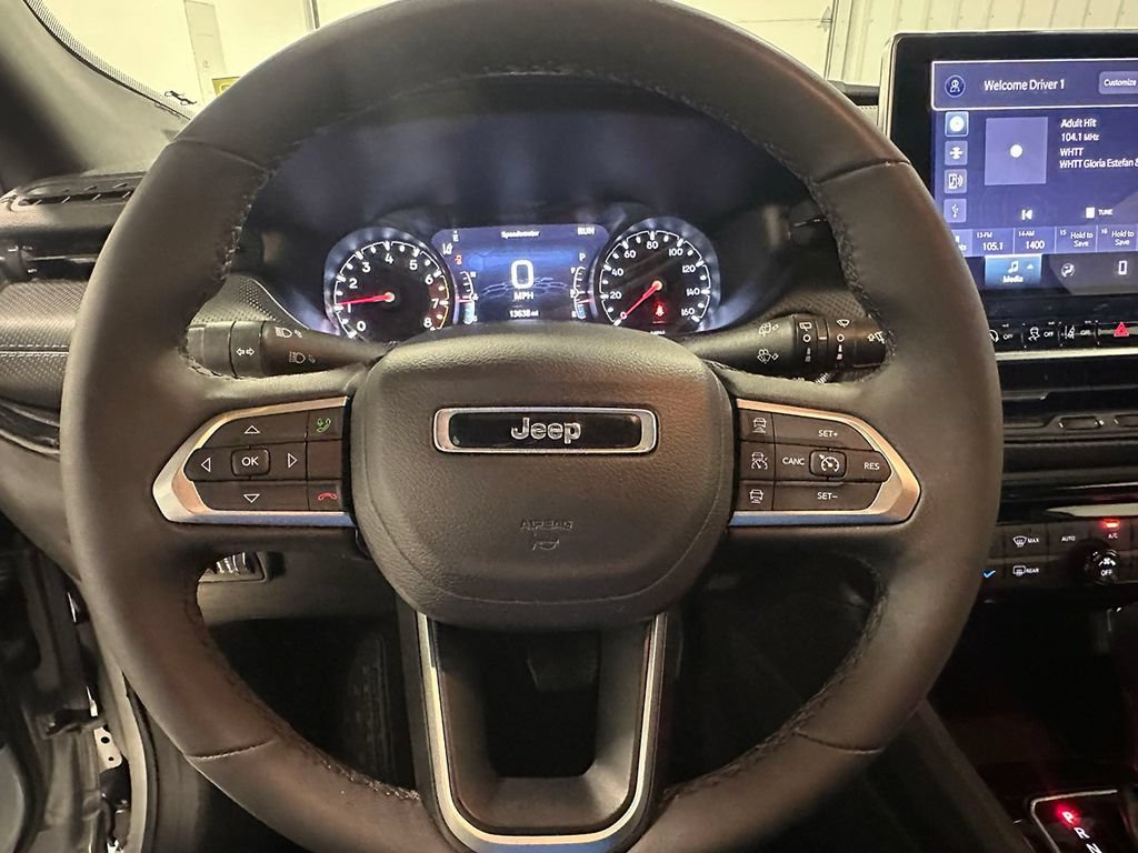 Used 2026 Jeep Compass Limited AWD/4WD image 34