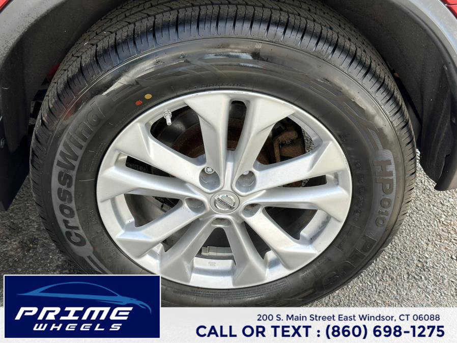 Used 2014 Nissan Rogue SV image 24